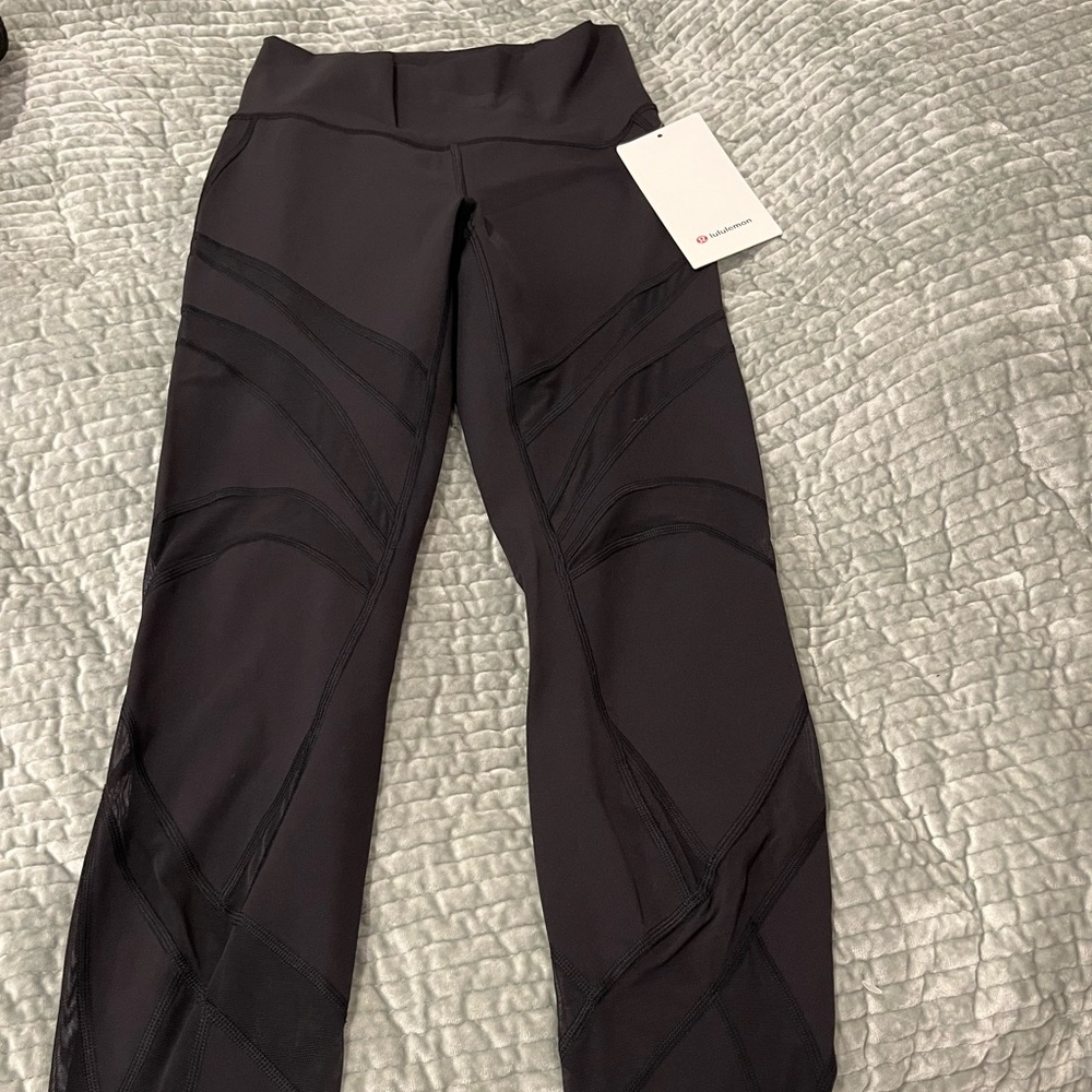 Lululemon size 6 - wunder under HR tight mesh pants